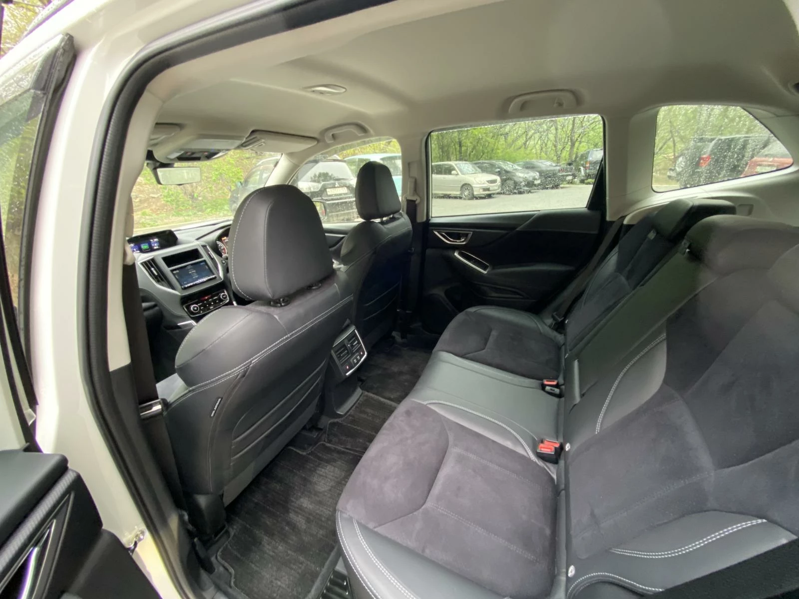 Субару Форестер 2022 салон