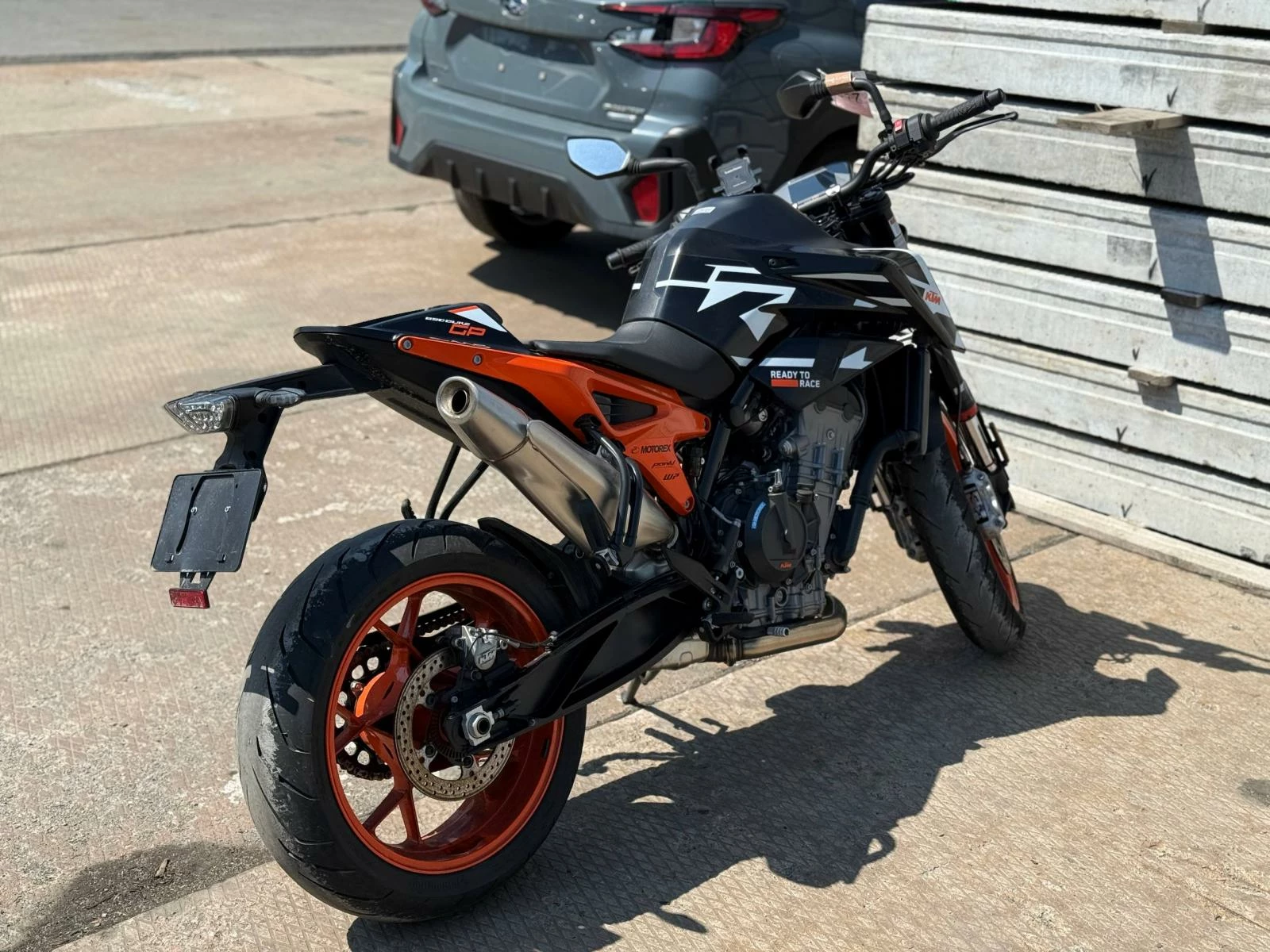 ктм сзади 890
