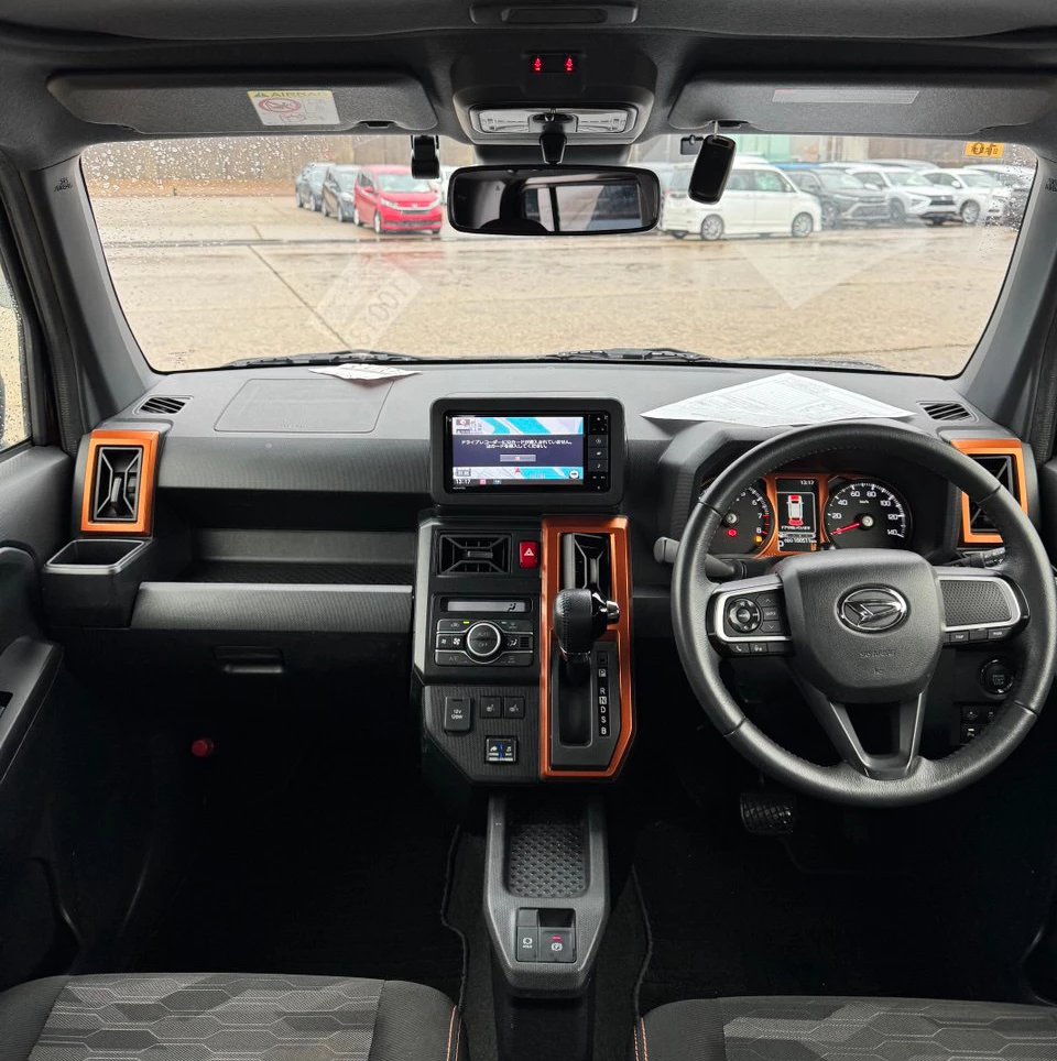 Daihatsu Taft 2020 года черный салон мультимедиа руль панель