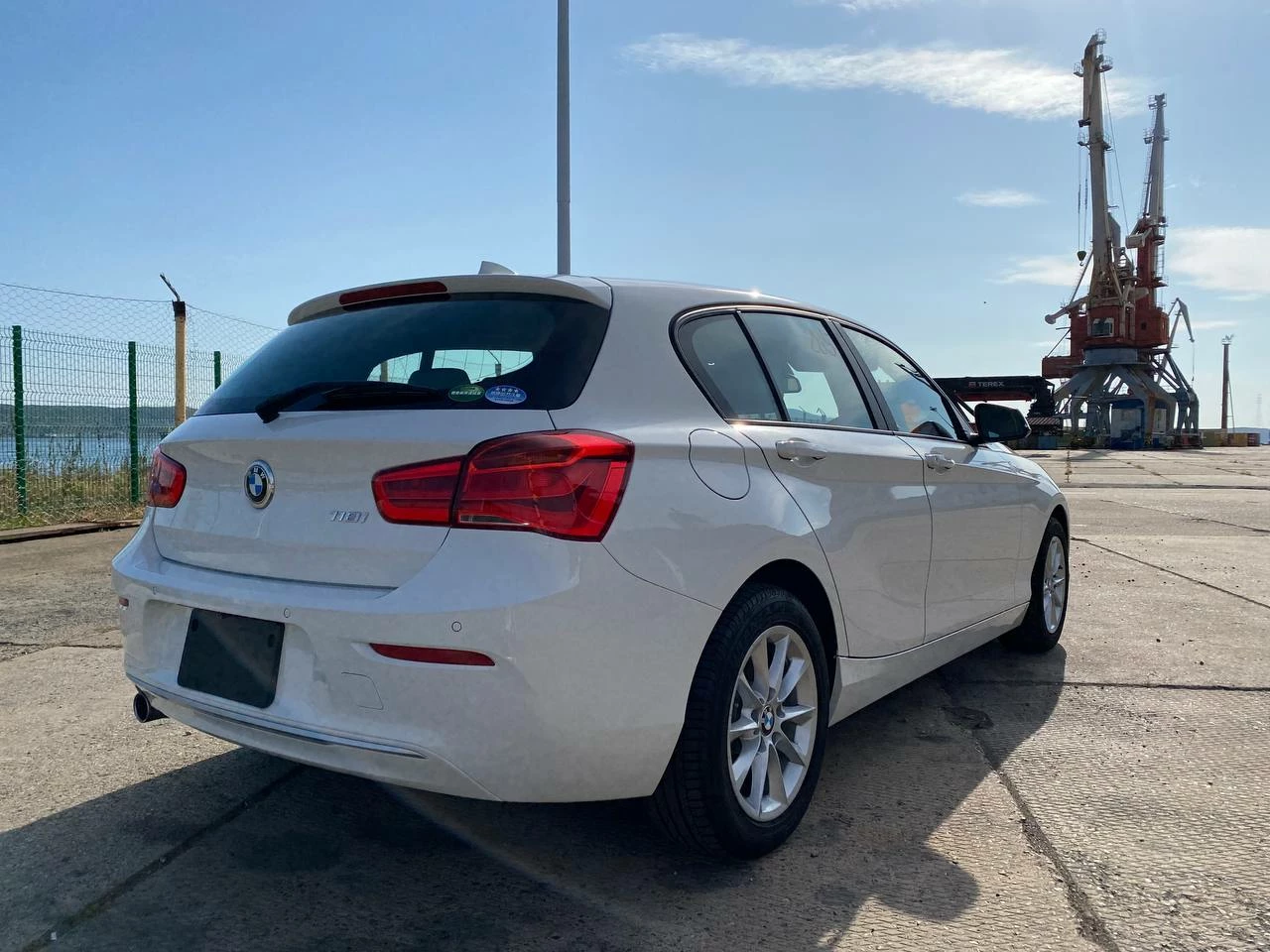 BMW 118i бампер задний 