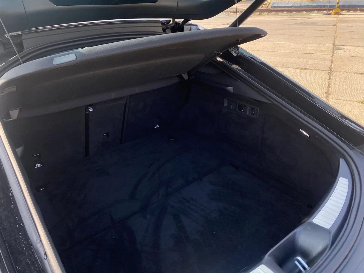 Mersedes AMG GT43 багажник