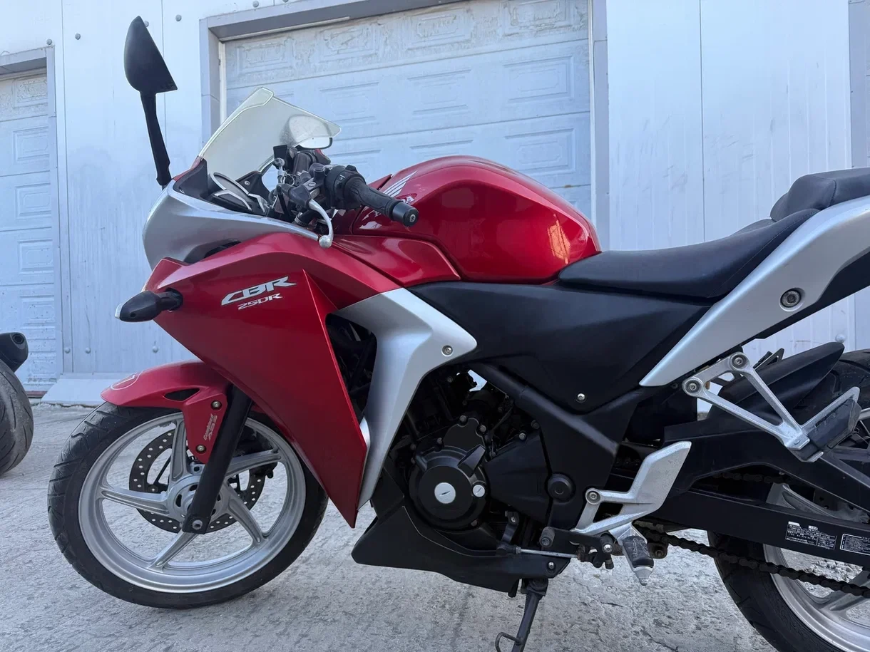 Honda CBR250R 2011 двигатель