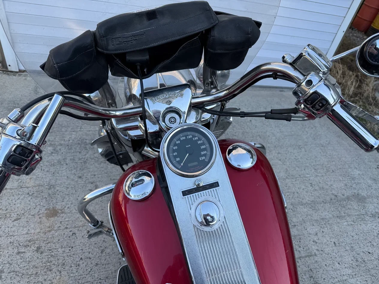 Harley-Davidson Road King руль и спидометр