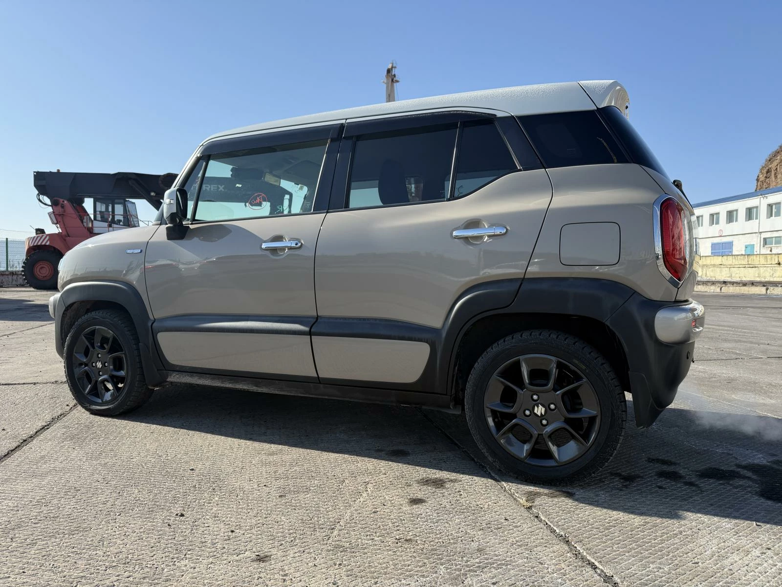 Suzuki Xbee кузов дверь порог 