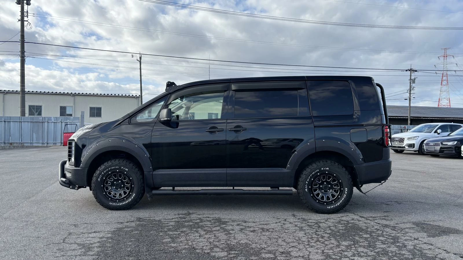 Mitsubishi Delica D5 кузов двери вид сбоку 2021