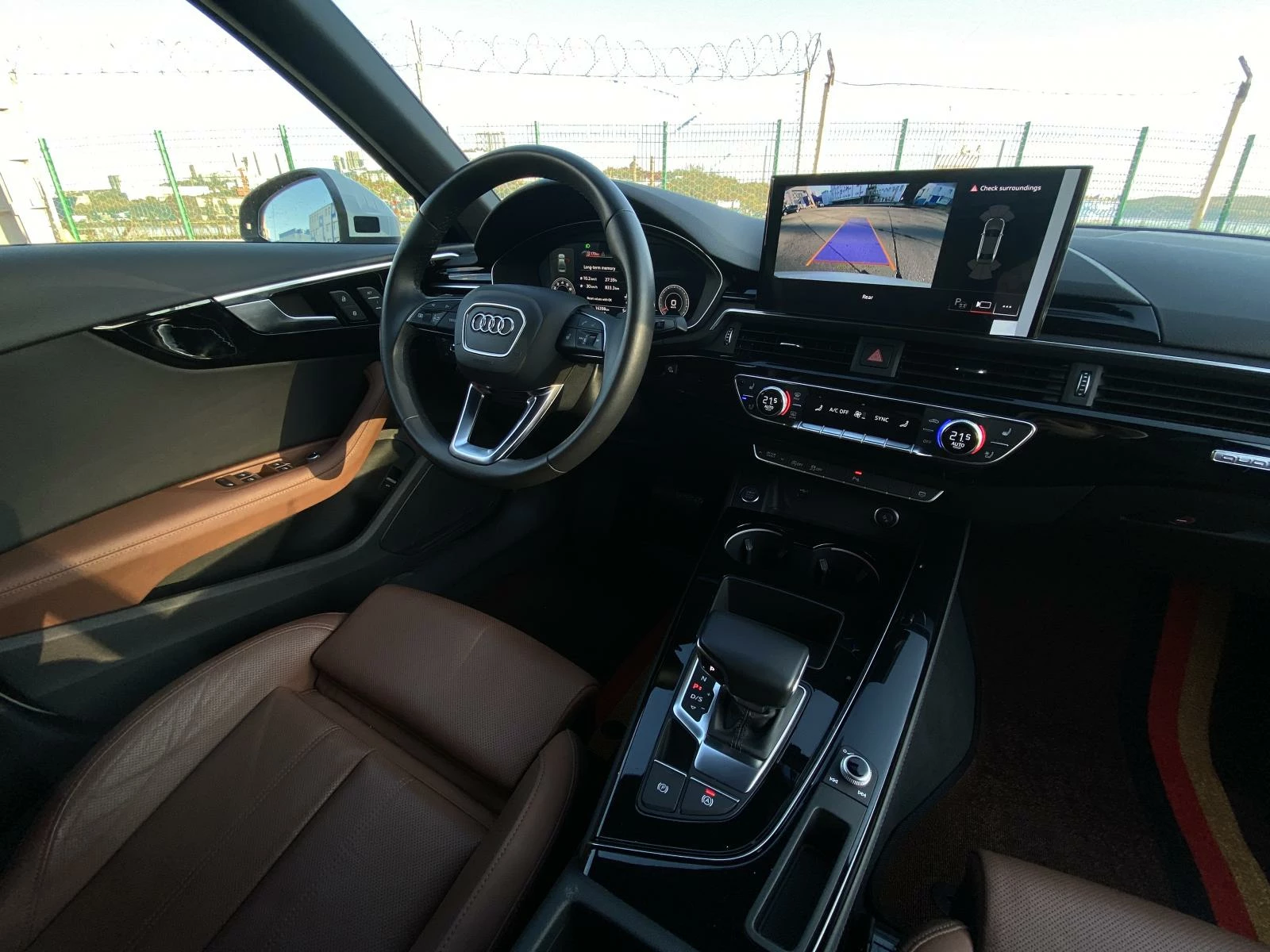 Салон audi A4 и коробка передач, мультимедиа, кожаный салон, руль