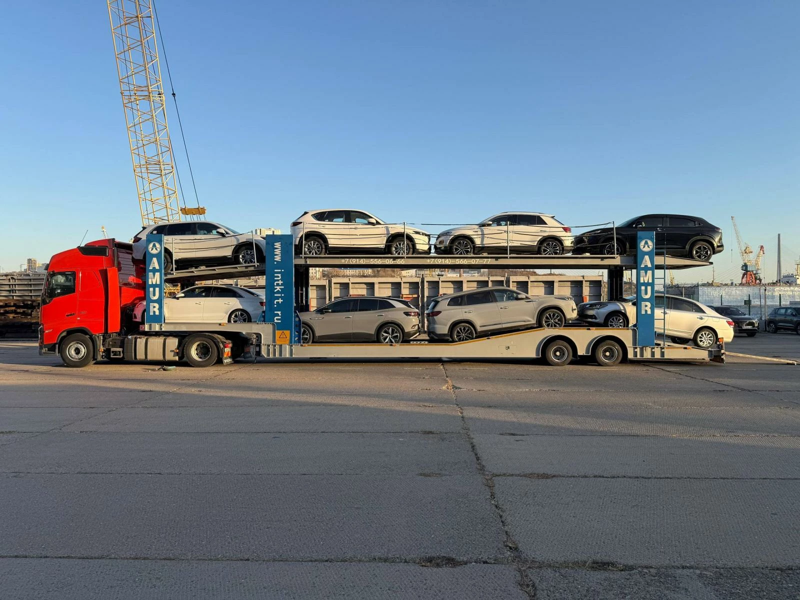 Автовоз с автомобилями