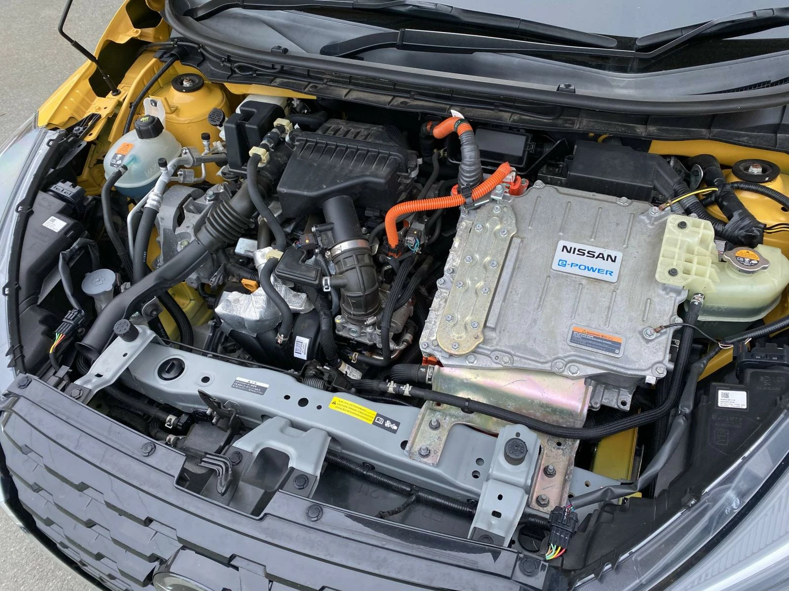 Nissan Kicks e-POWER P15 двигатель под капотом