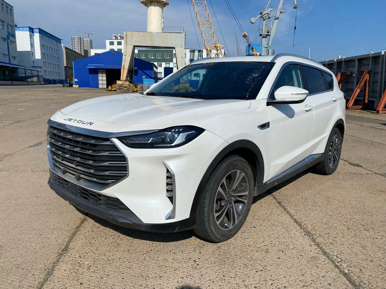 Jetour X70 Plus белый кузов бампер дверь