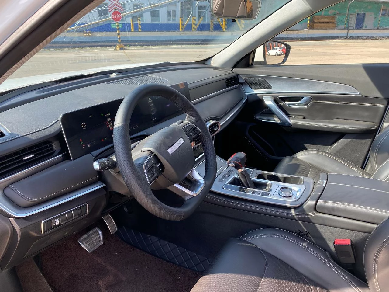 Jetour X70 Plus белый салон мульмедиа