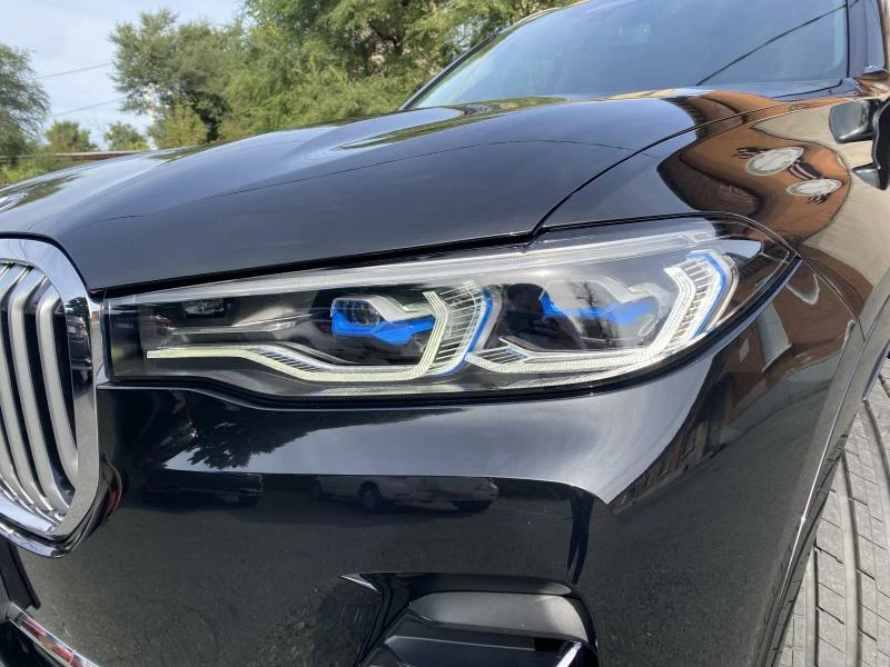 BMW X7 2019 черного цвета LED оптика