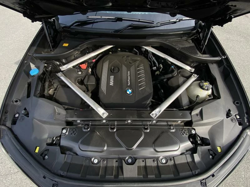 BMW X7 2019 двигатель под копотом