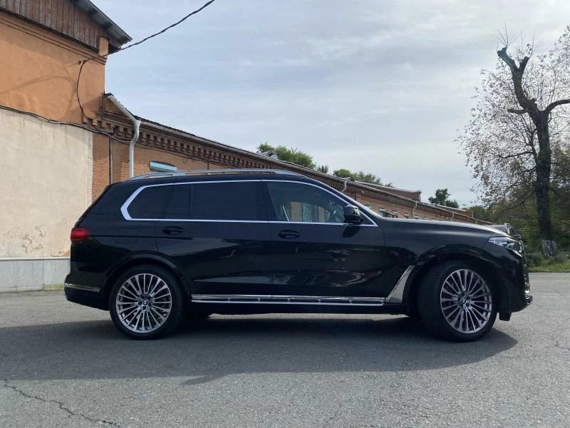 BMW X7 2019 дизель вид сбоку кузов