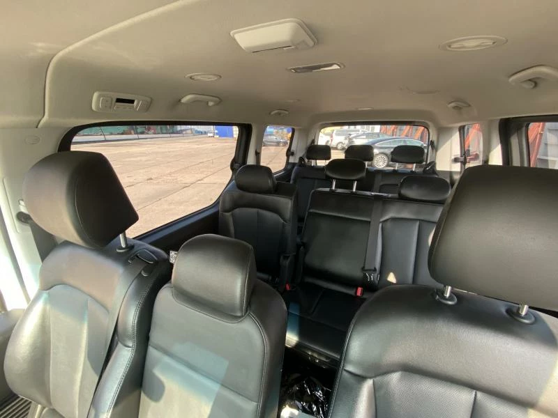 Hyundai Staria US4 2022 год салон кожаные сидения