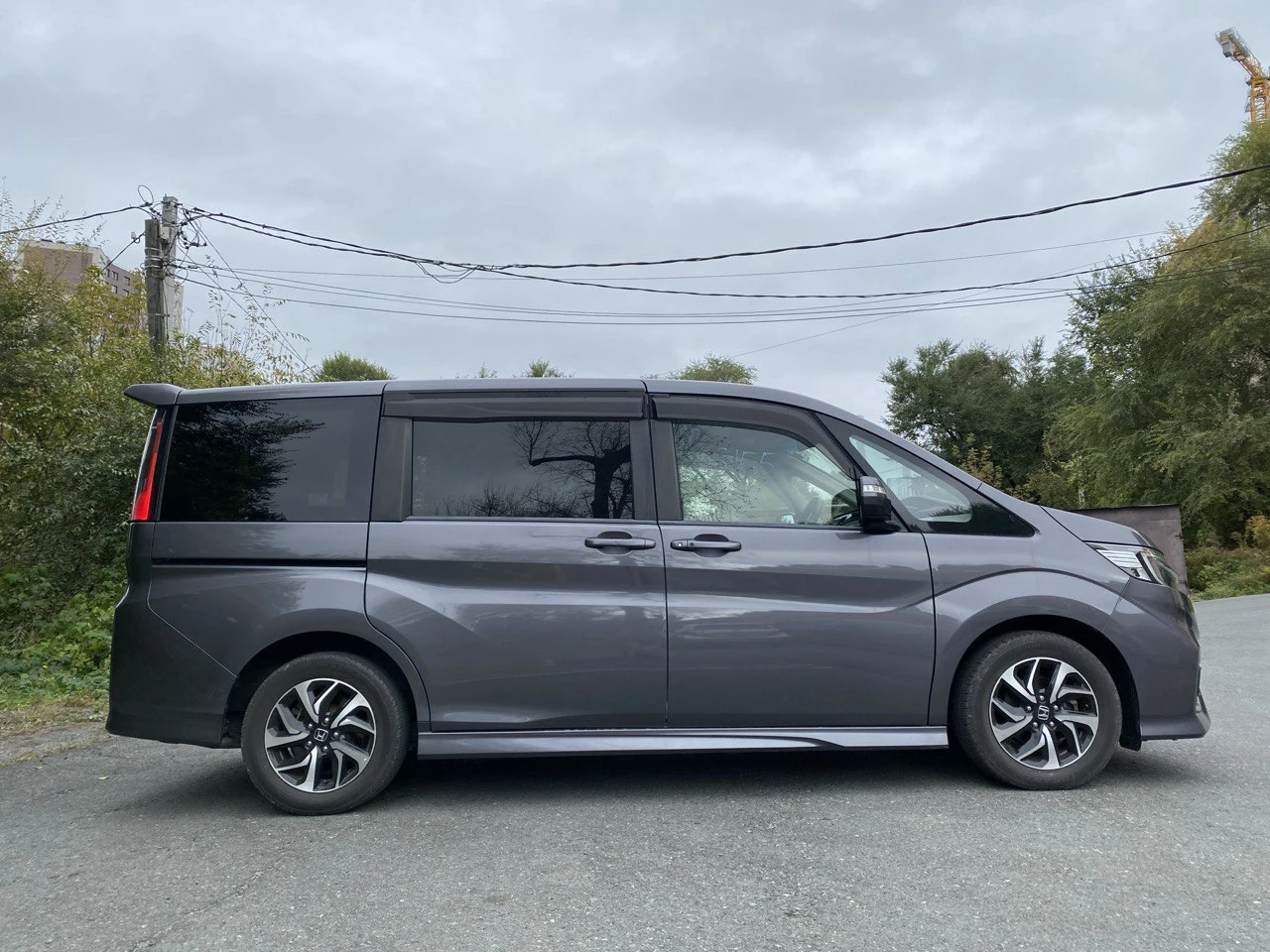 Honda Stepwgn 5 2019 вид сбоку