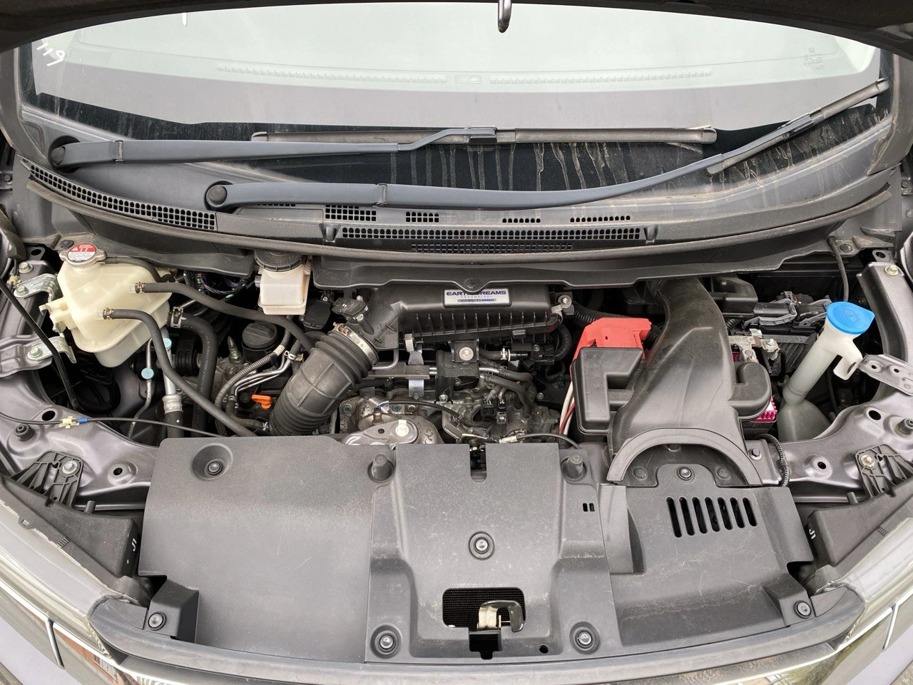 Honda Stepwgn 5 двигатель под капотом
