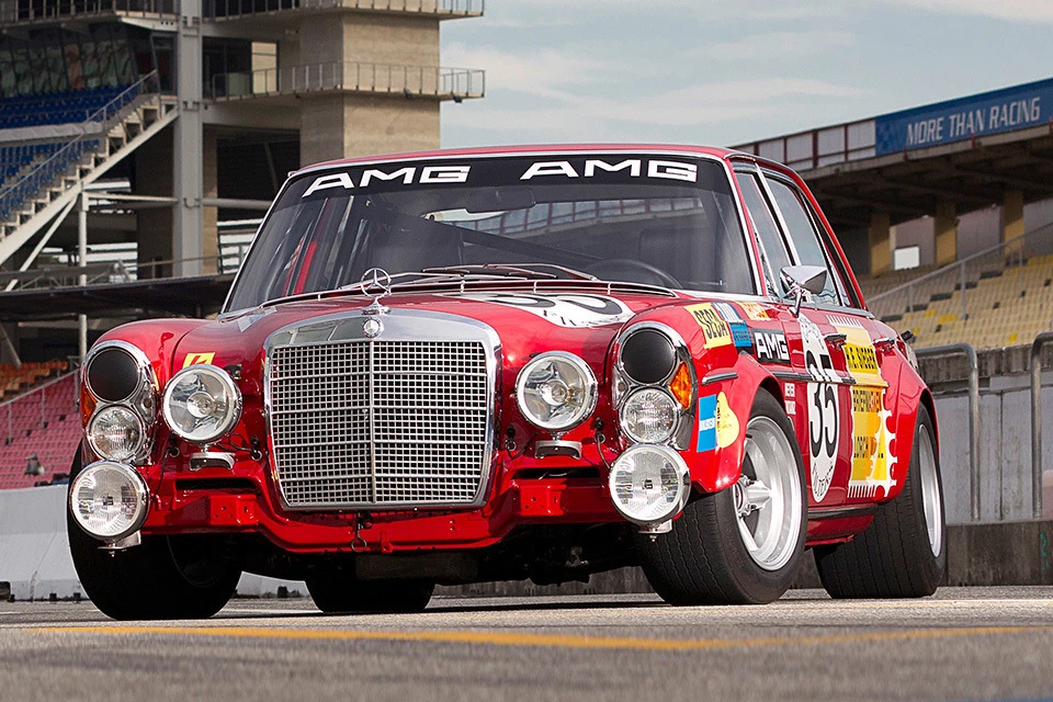 красная свинья